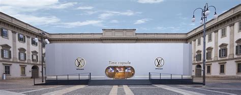 piazzetta reale louis vuitton|La storia di Louis Vuitton in una mostra temporanea in .